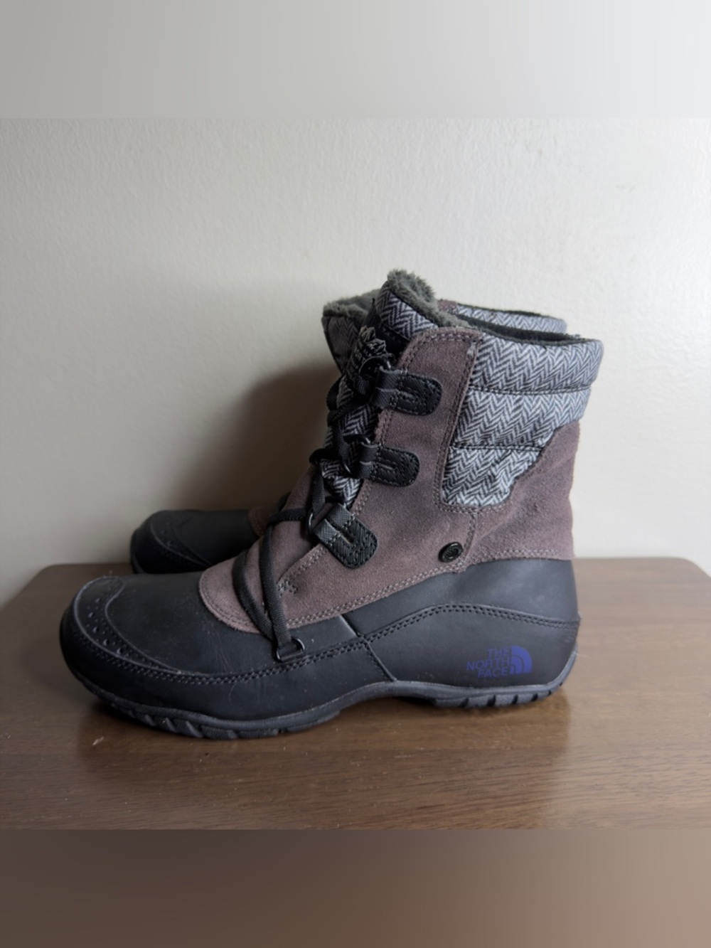 The North Face Nuptse Purna Shorty Primaloft Snow Boots Sz 7.5 Womens